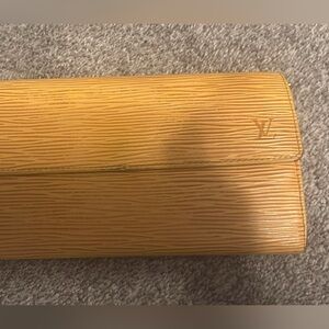 Louis Vuitton Yellow Epi Sarah wallet EUC